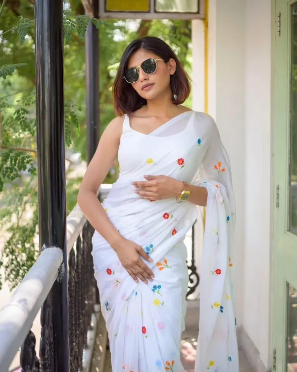 White_Woven_Premium_Saree_For_Women