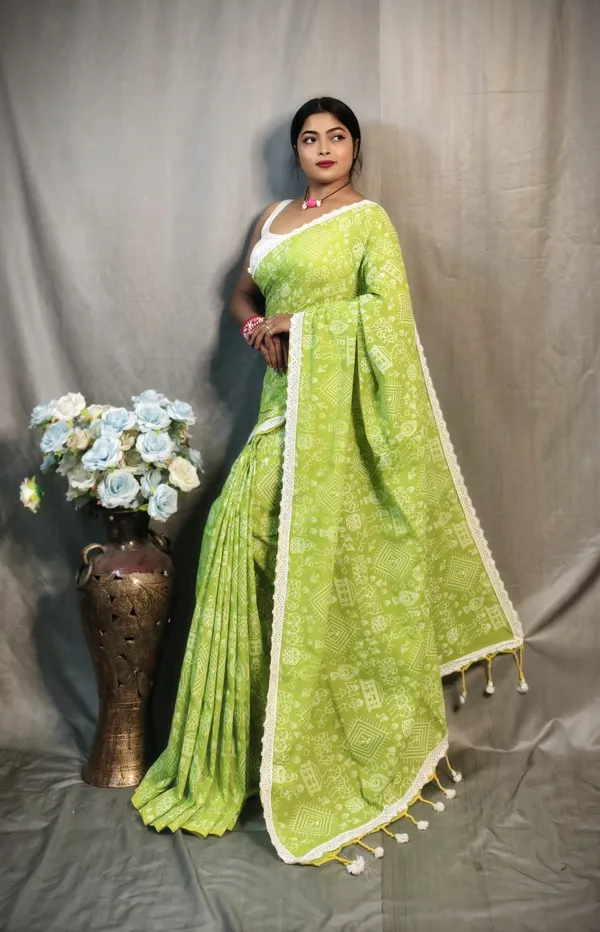 Black_And_White_Printed_Premium_Saree_For_Women