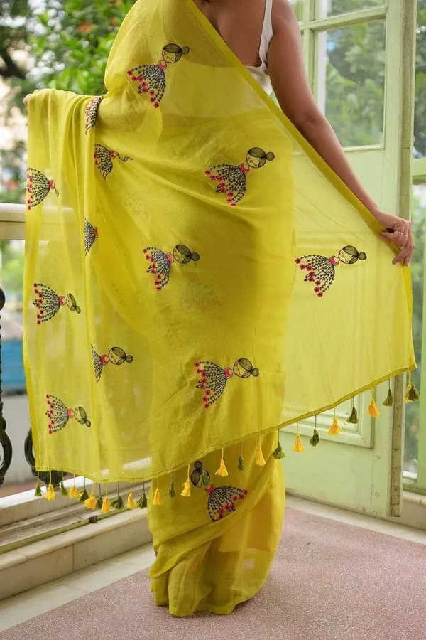 Light_Green_Solid_And_Plain_And_Striped_Premium_Saree_For_Women