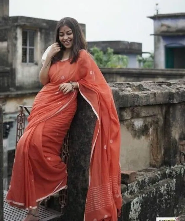 Pink_Woven_Premium_Saree_For_Women