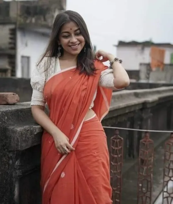 Pink_Woven_Premium_Saree_For_Women