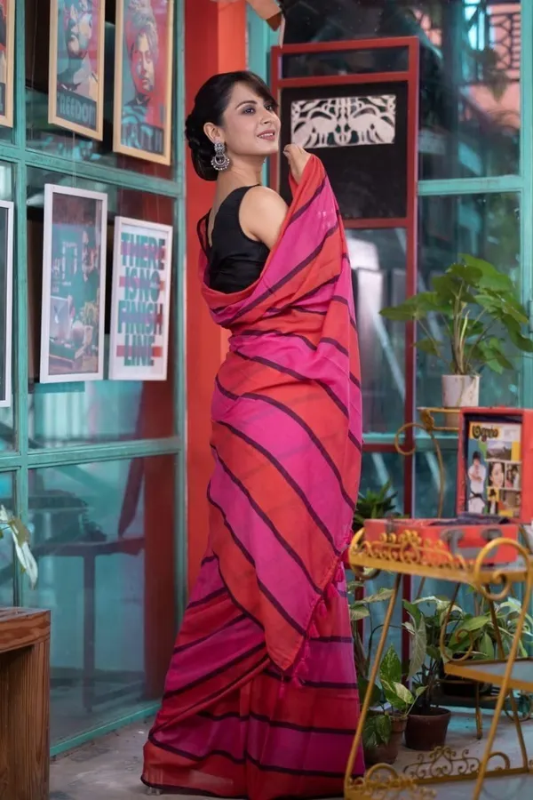 Pink_Striped_Premium_Saree_For_Women