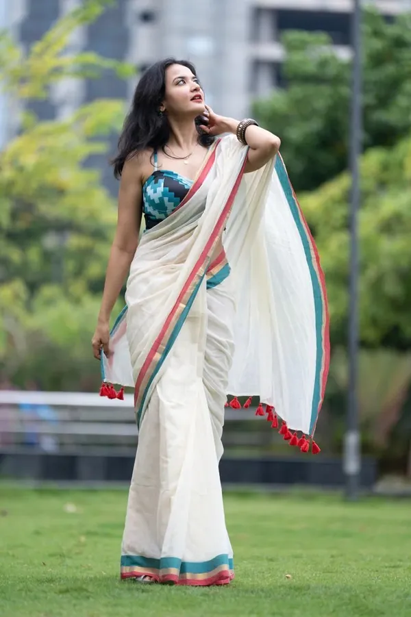 White_Printed_Premium_Saree_For_Women