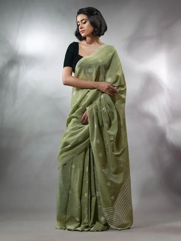 Pastel_Green_Striped_And_Printed_Premium_Saree_For_Women