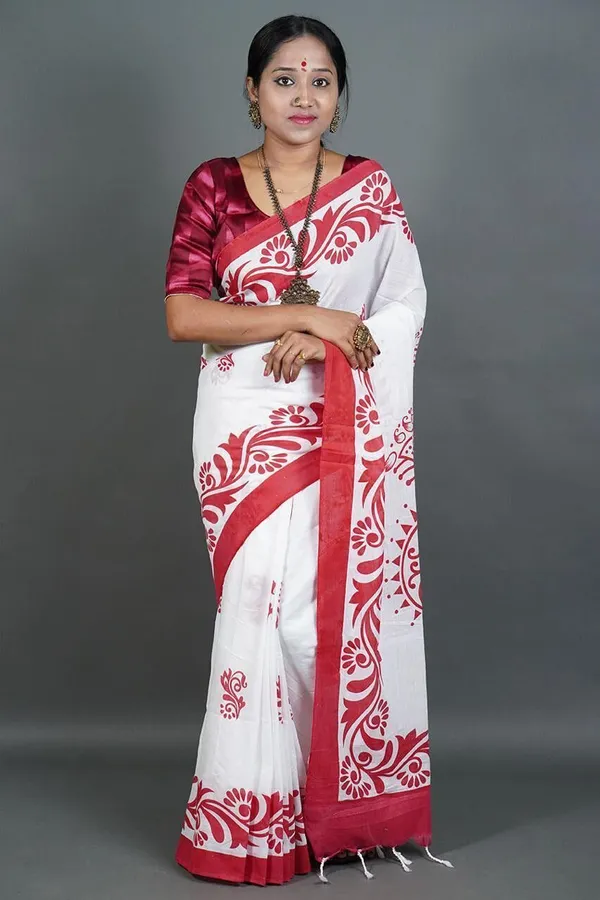 Red_And_White_Embroidered_Premium_Saree_For_Women