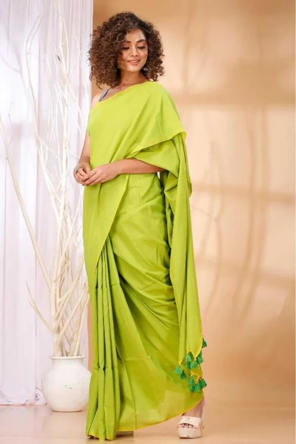 Pink_Solid_And_Plain_And_Striped_Premium_Saree_For_Women