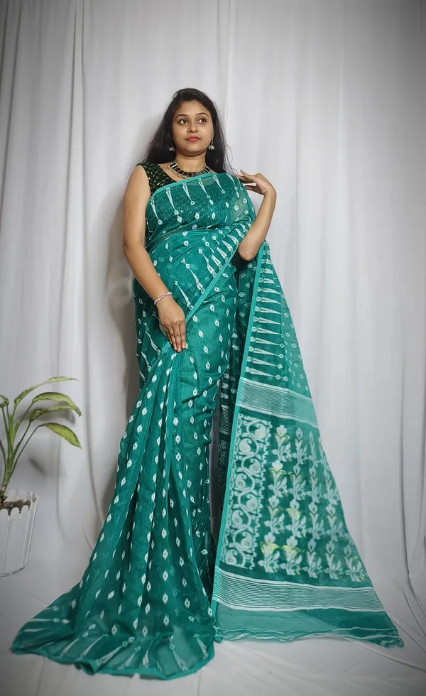Red_And_Gold_Striped_And_Solid_And_Plain_And_Woven_Premium_Saree_For_Women