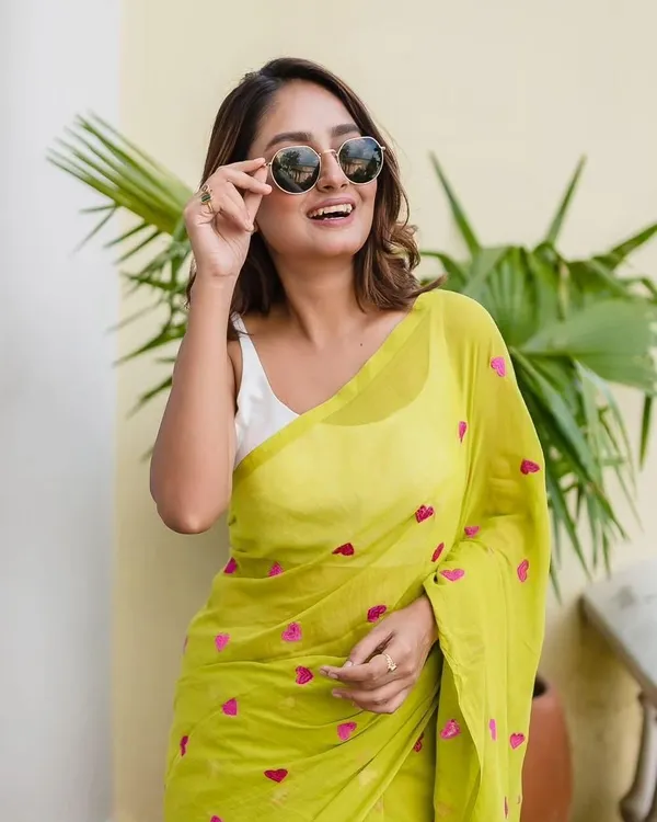 Multicolor_Solid_And_Plain_Premium_Saree_For_Women
