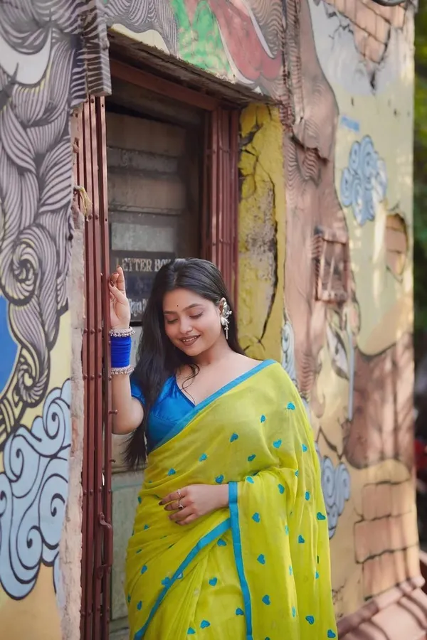 Light_Green_And_Blue_Digital_Print_Premium_Saree_For_Women