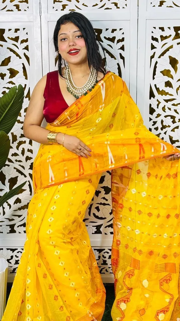 Multicolor_And_White_Digital_Print_Premium_Saree_For_Women