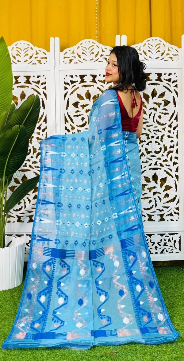 Multicolor_And_White_Solid_And_Plain_And_Woven_Premium_Saree_For_Women