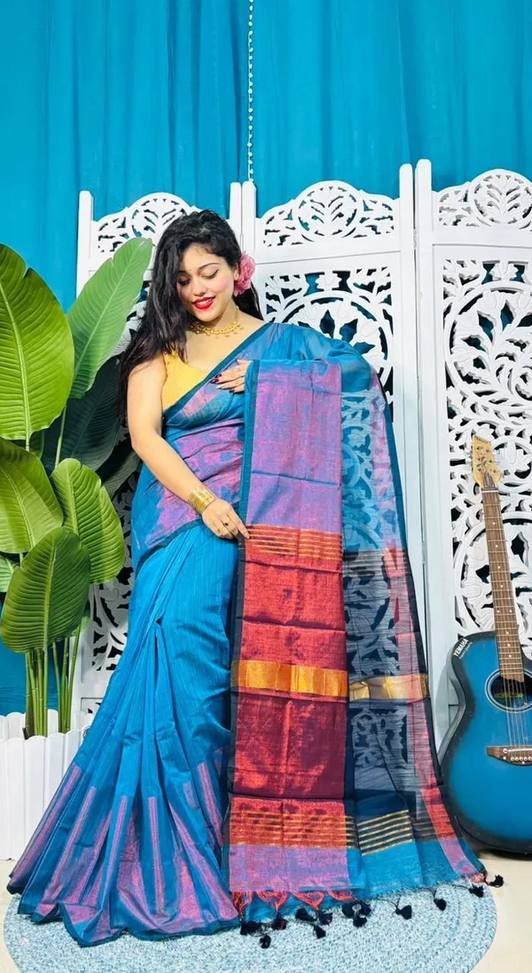 Multicolor_Striped_And_Printed_Premium_Saree_For_Women
