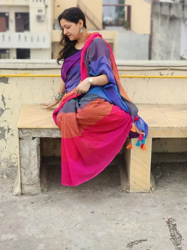 Multicolor_Striped_And_Self_Design_And_Woven_Premium_Saree_For_Women