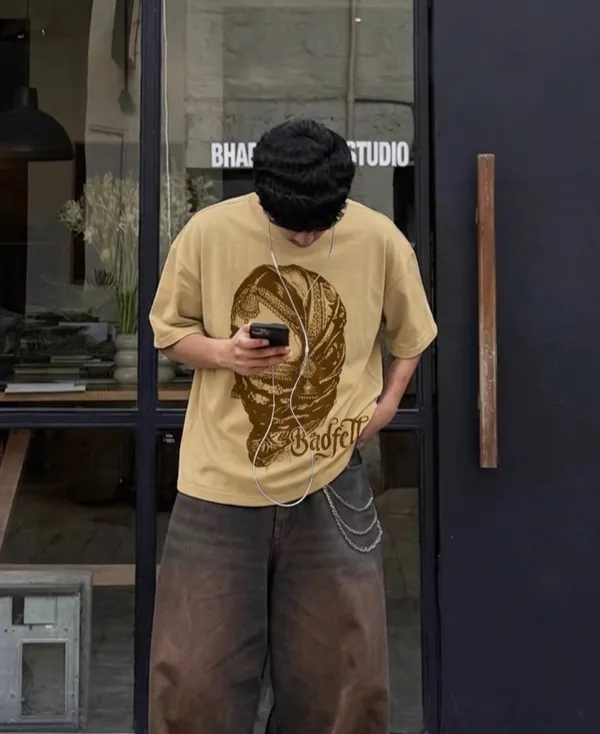 Vintage_Baddie_Unisex_Tee_(as_seen_on_Mia_Khalifa)