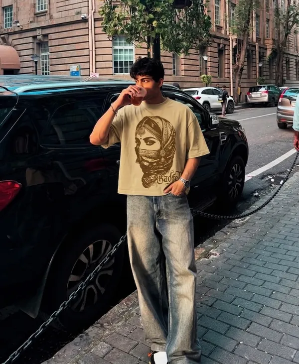 Vintage_Baddie_Unisex_Tee_(as_seen_on_Mia_Khalifa)
