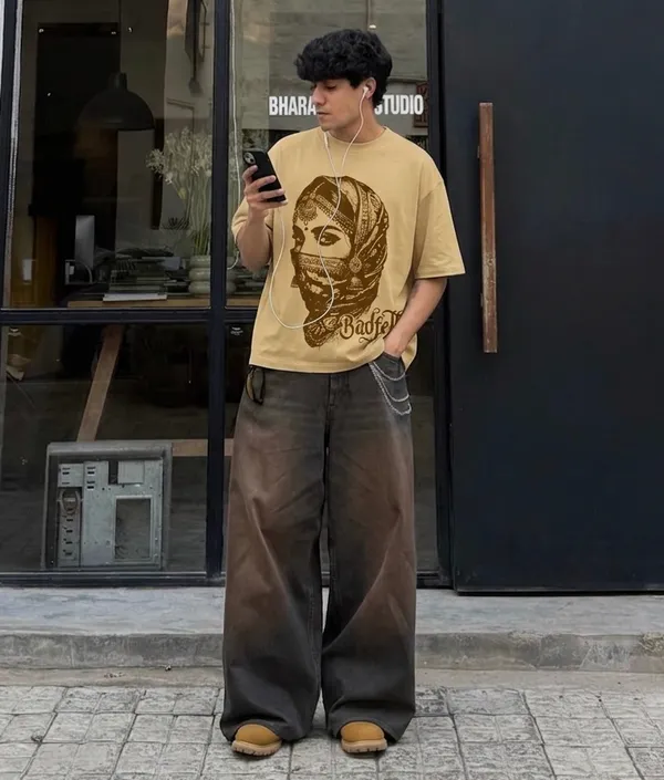 Vintage_Baddie_Unisex_Tee_(as_seen_on_Mia_Khalifa)