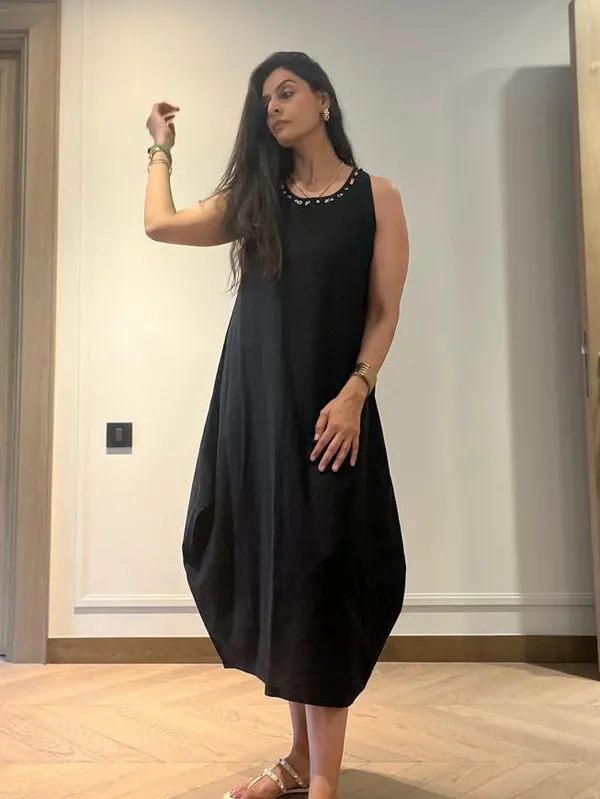 Black_Aura_Cotton_Dress_For_Women