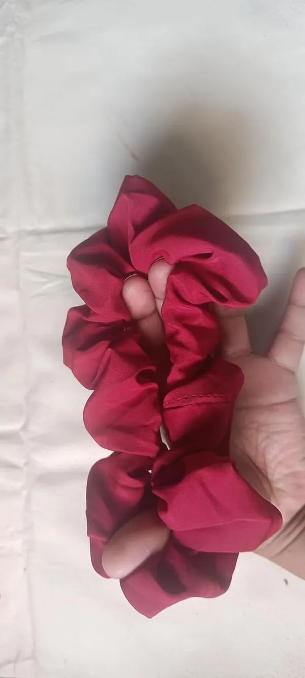 Red_Satin_Premium_And_Elegant_Hair_Bow_Clip_For_Women