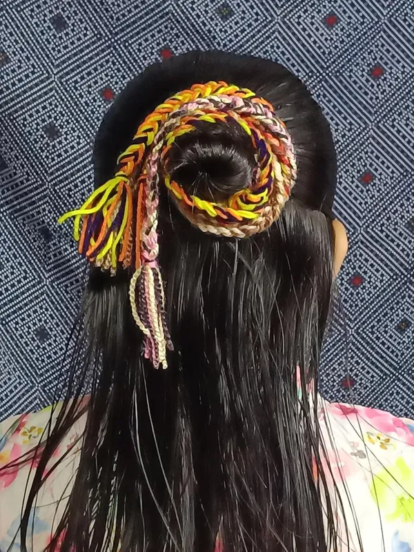 Red_And_Gold_Polyester_Premium_And_Elegant_Hair_Extension_For_Women
