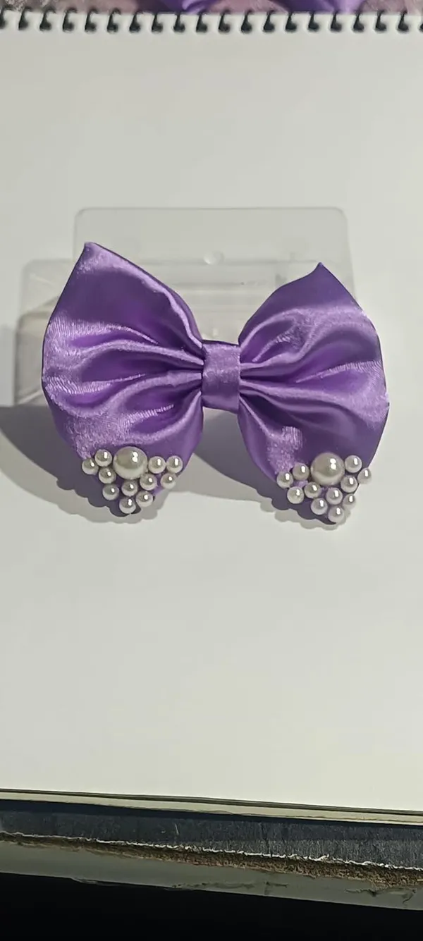 Green_Satin_Premium_And_Elegant_Hair_Bow_Clip_For_Women
