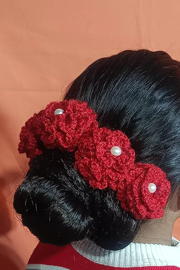 Green_Satin_Premium_And_Elegant_Hair_Bow_Clip_For_Women_(Pack_of_5)
