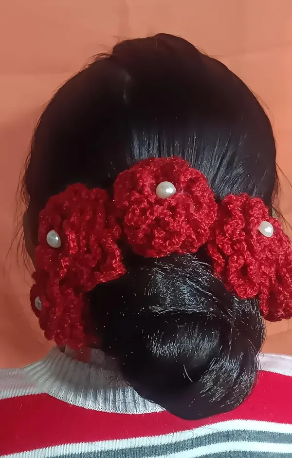 Green_Satin_Premium_And_Elegant_Hair_Bow_Clip_For_Women_(Pack_of_5)