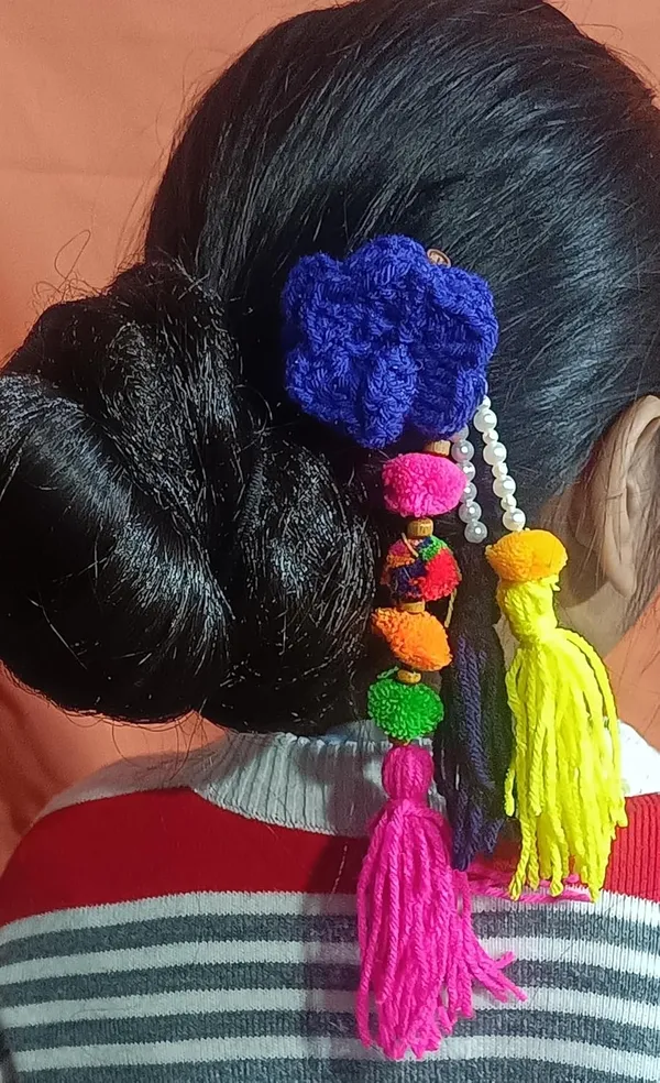 Green_Satin_Premium_And_Elegant_Hair_Bow_Clip_For_Women