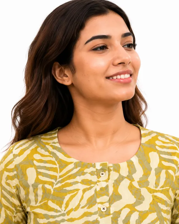 Basic_Kurti-Rayon-3/4th_Sleeve