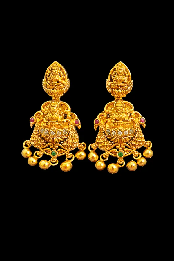 Gold_Alloy_Earrings_For_Women