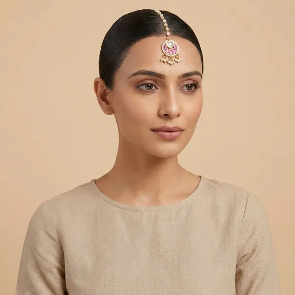 Traditional_Gold_Toned_Pearl_Maang_Tikka_with_Pink_Enamel_Work