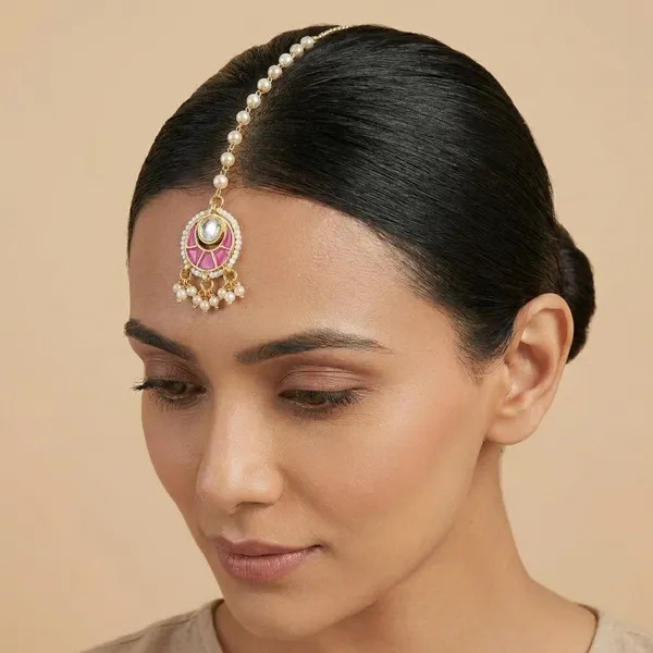 Traditional_Gold_Toned_Pearl_Maang_Tikka_with_Pink_Enamel_Work