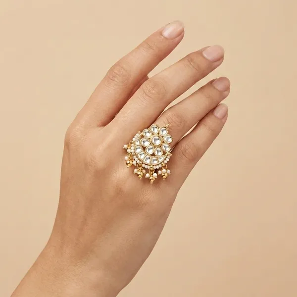 Elegant_Kundan_Floral_Ring_with_Center_Stone