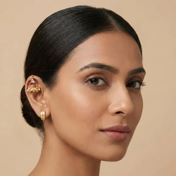 Traditional_Gold_Toned_Ear_Cuff_with_Pearl_Cluster_Design