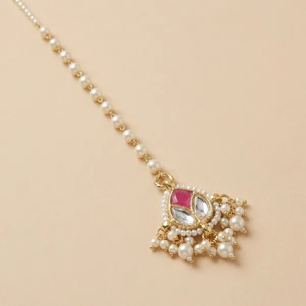 Traditional_Golden_Maang_Tikka_with_Pearl_Chain_and_Pink_Stone_Pendant