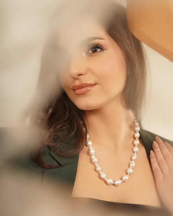 Basraa_White_Baroque_Pearl_Necklace