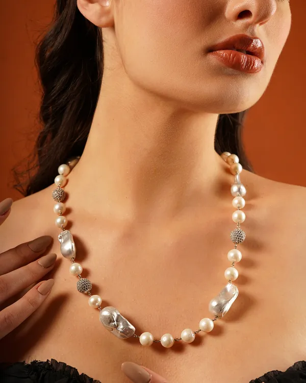Basraa_Silver_Baroque_Pearl_Necklace