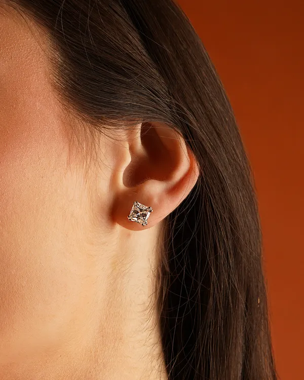 Basraa_Square_Solitaire_Studs_Earrings