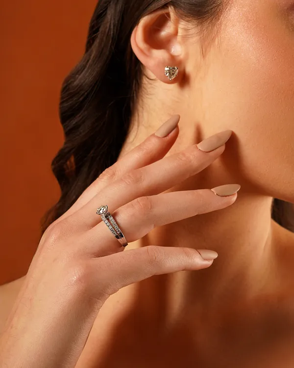 Eternal_Heart_Moissanite_Earrings