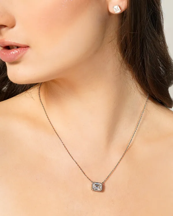 Emerald_Cut_Moissanite_Solitaire_Necklace
