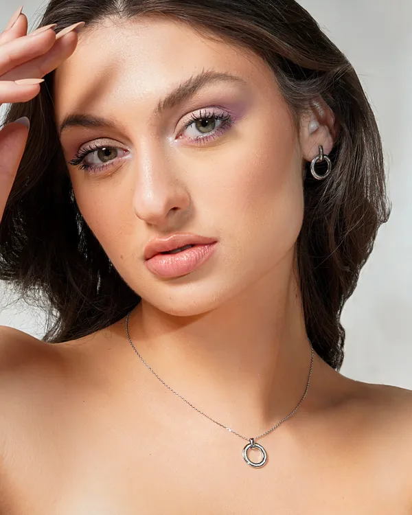 Basraa_Circle_Halo_Necklace_Stud_Set