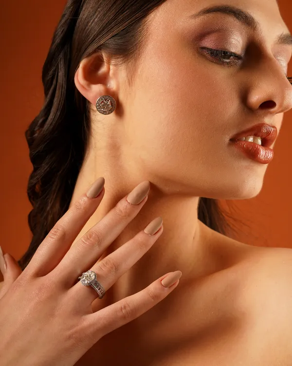 Halo_Radiance_Moissanite_Stud_Earrings
