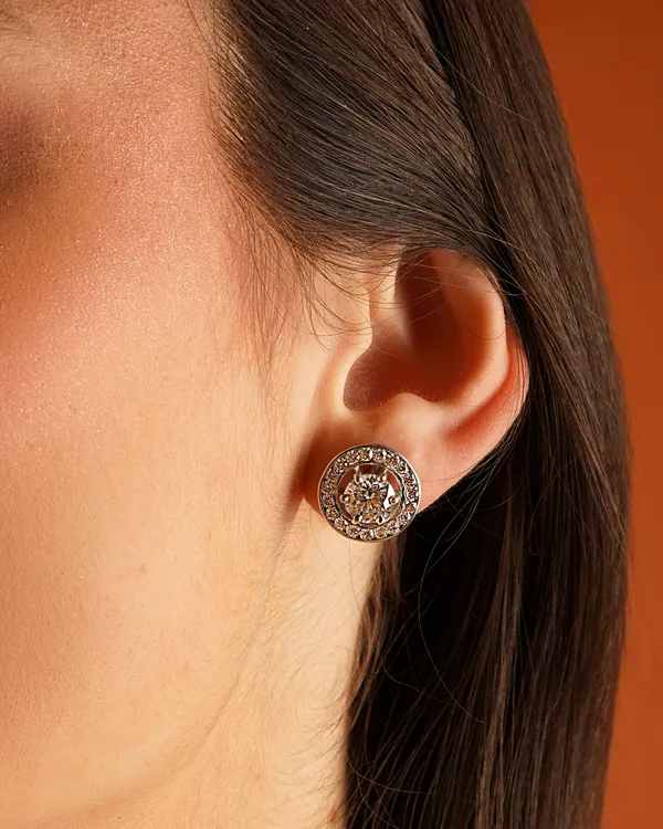 Halo_Radiance_Moissanite_Stud_Earrings