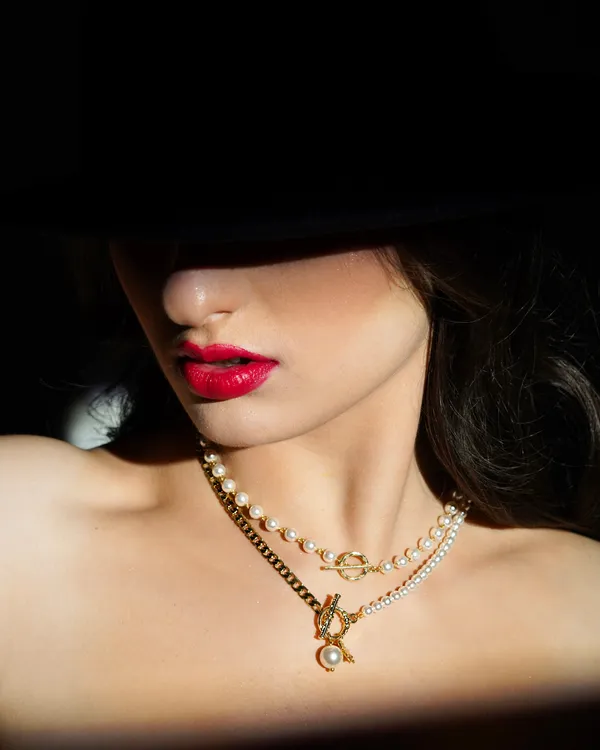 Luxe_Crystal_Pearl_Layered_Necklace