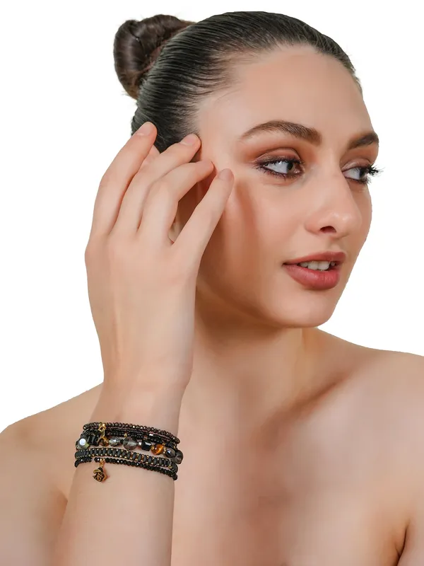 Noir_Luxe_Handcrafted_Beaded_Bracelet_Set