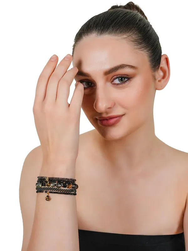 Noir_Luxe_Handcrafted_Beaded_Bracelet_Set