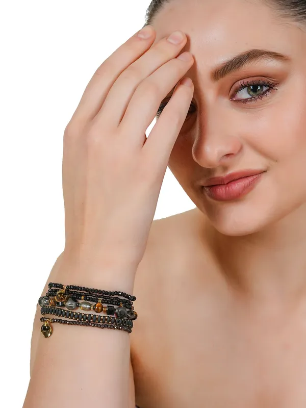 Noir_Luxe_Handcrafted_Beaded_Bracelet_Set