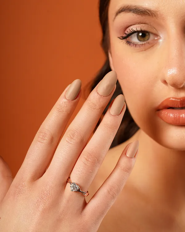 Radiance_Heart_Solitaire_Moissanite_Ring