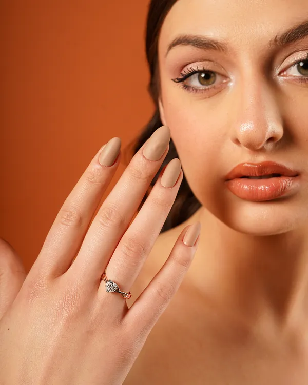Radiance_Heart_Solitaire_Moissanite_Ring