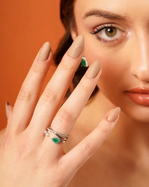 Basraa_Emerald_Duo_Spark_Ring