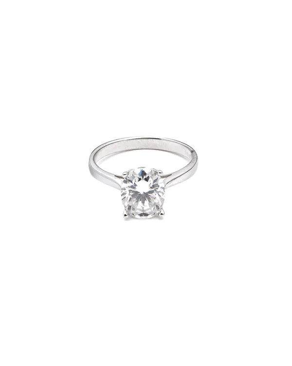 Basraa_Oval_Classic_Moissanite_Solitaire_Ring